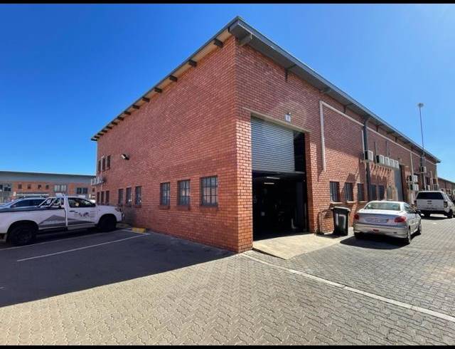 INDUSTRIAL PROPERTY TO RENT IN HENNOPSPARK